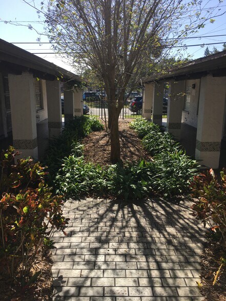 More Photos Of 1250 Rogers St, Clearwater Office For Lease