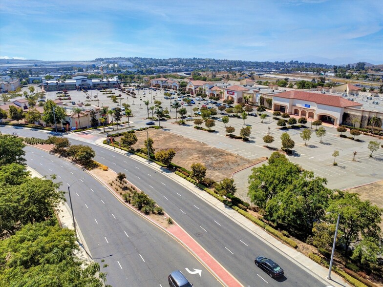 More Photos Of Canyon Springs Parkway, Riverside Land For Lease