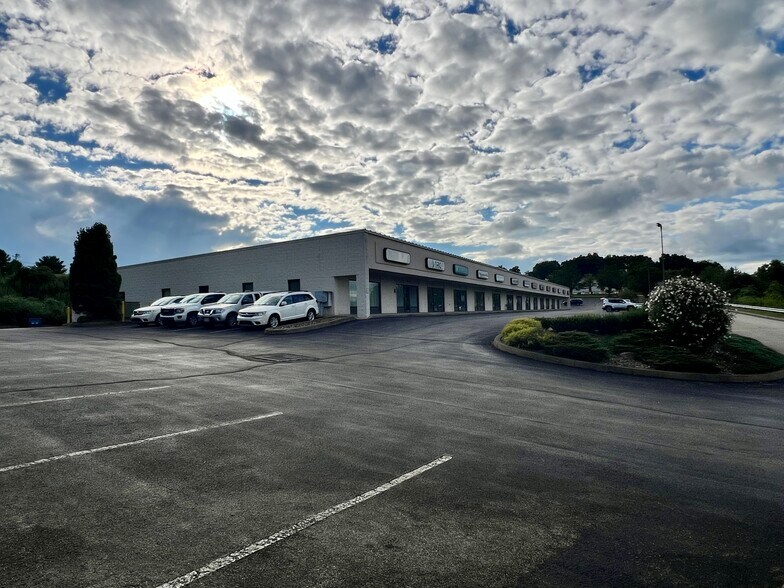 More Photos Of 1036-1062 Corporate Ln, Export Storefront Retail Office For Lease