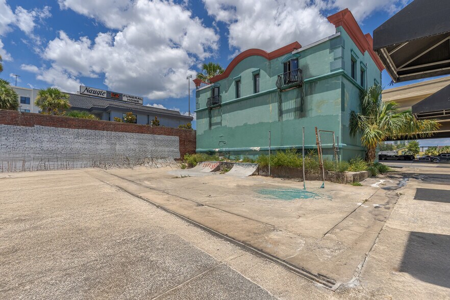 More Photos Of 1200 Kings Ave, Jacksonville Freestanding For Lease