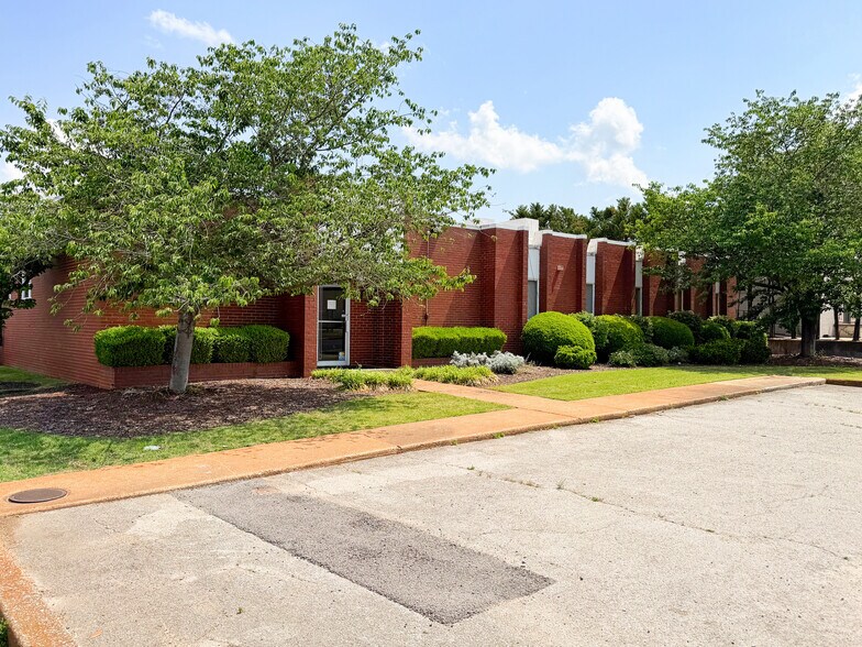 More Photos Of 906 Wilson St NE, Decatur Coworking Space