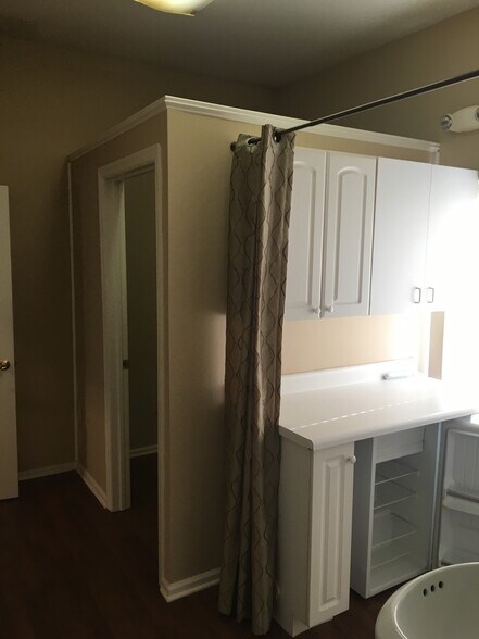 More Photos Of 1910 Washington Valley Rd, Martinsville Storefront Retail Office For Sale