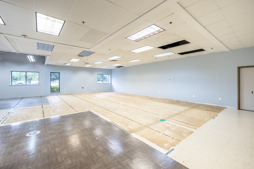 More Photos Of 1290 Blossom Dr, Victor Medical For Lease