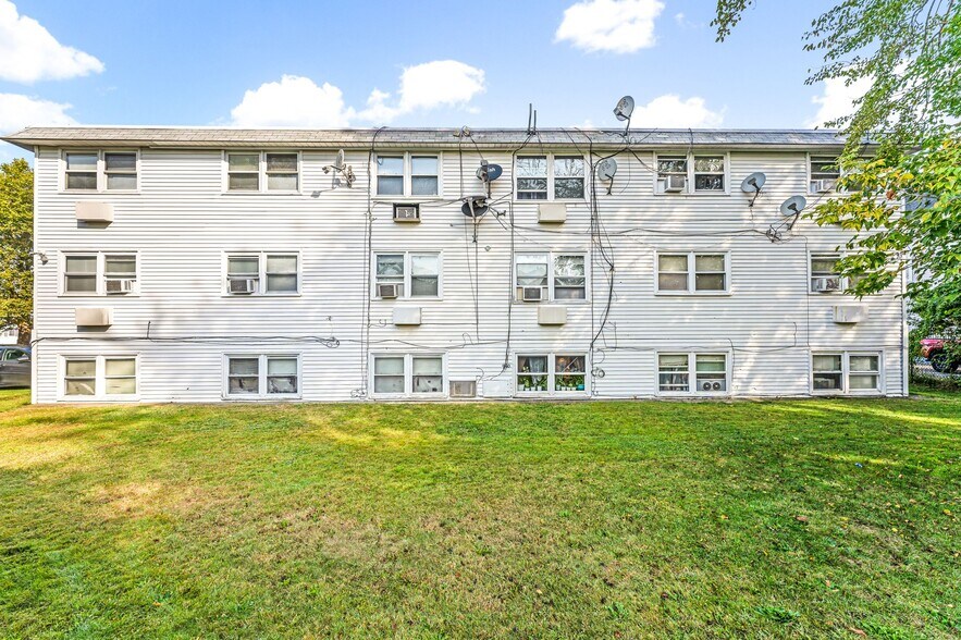 More Photos Of 25 Margaret St, Pawtucket Apartments For Sale