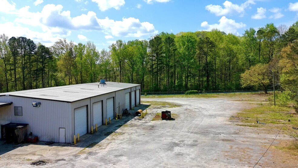 More Photos Of 4490 Bowman Industrial Ct, Conley Service For Lease