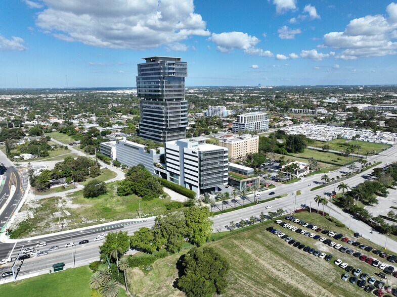 More Photos Of 21550 Biscayne Blvd, Aventura Office For Lease
