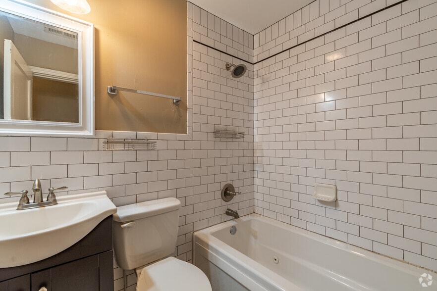 More Photos Of 31 S McLean Blvd, Memphis Apartments For Sale