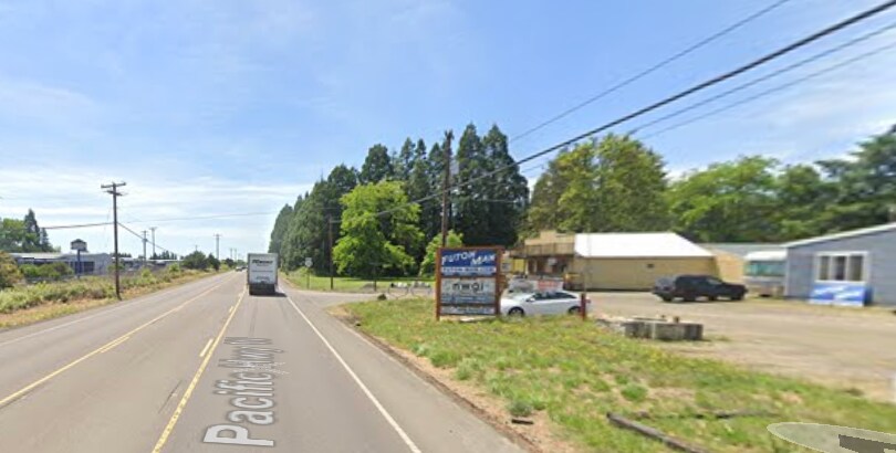 More Photos Of 5260 NW Highway 99, Corvallis Showroom For Lease