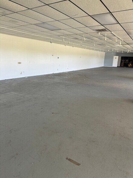 More Photos Of 3729 Southside Blvd, Jacksonville Storefront Retail Office For Lease