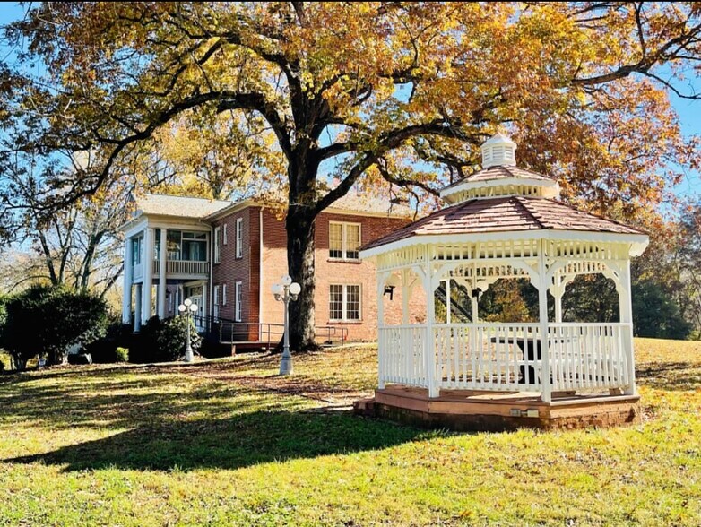 More Photos Of 210 Valdese Ave, Morganton Office For Lease