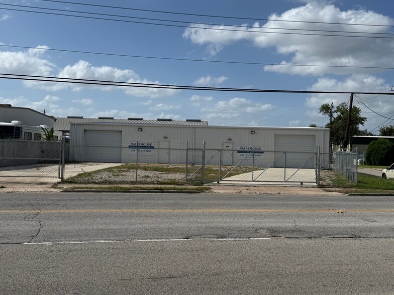 More Photos Of 6229 Dixie Dr, Houston Warehouse For Lease