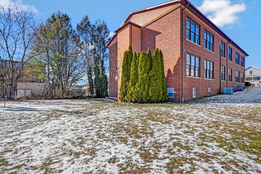 More Photos Of 301 Delaware Ave, Olyphant Office For Sale