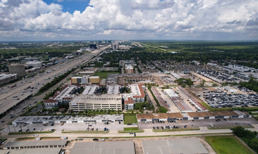More Photos Of 11020 Katy Fwy, Houston Warehouse For Sale
