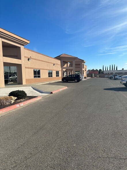 More Photos Of 12350 Montwood Dr, El Paso Office For Lease