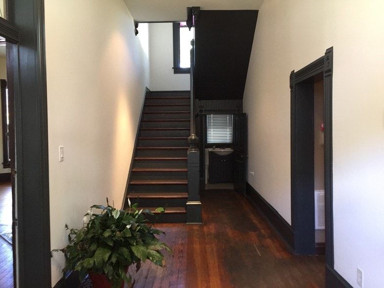 More Photos Of 1000 E Cesar Chavez St, Austin Loft Creative Space For Lease