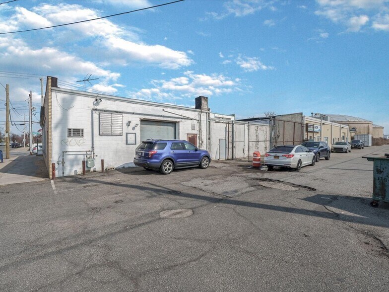 More Photos Of 3180 Lawson Blvd, Oceanside Storefront For Sale