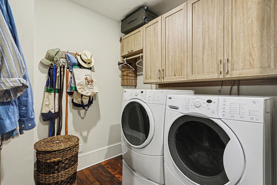 More Photos Of 117 E Maple St, Decatur Loft Creative Space For Sale
