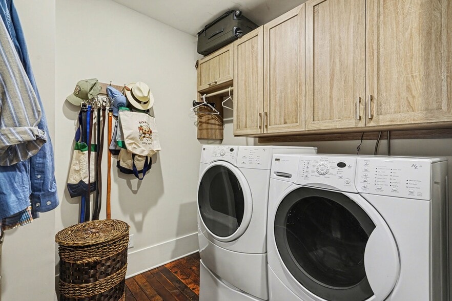 More Photos Of 119 E Maple St, Decatur Loft Creative Space For Sale