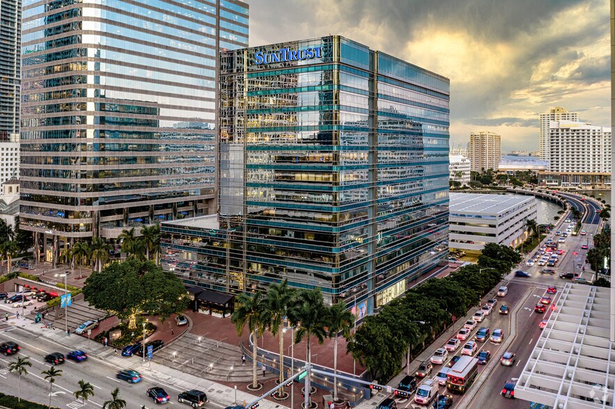 More Photos Of 777 Brickell Ave, Miami Office For Lease