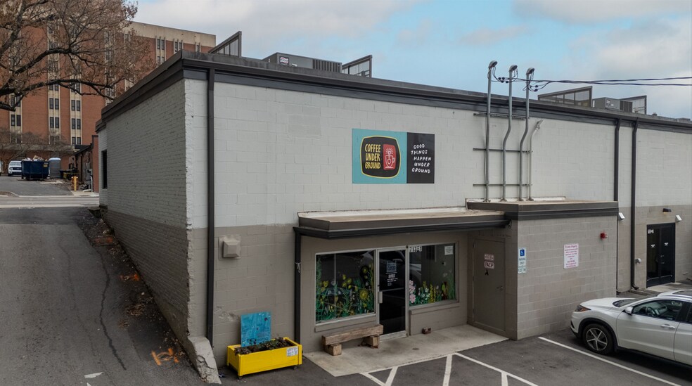 More Photos Of 713 17th St, Knoxville Freestanding For Lease