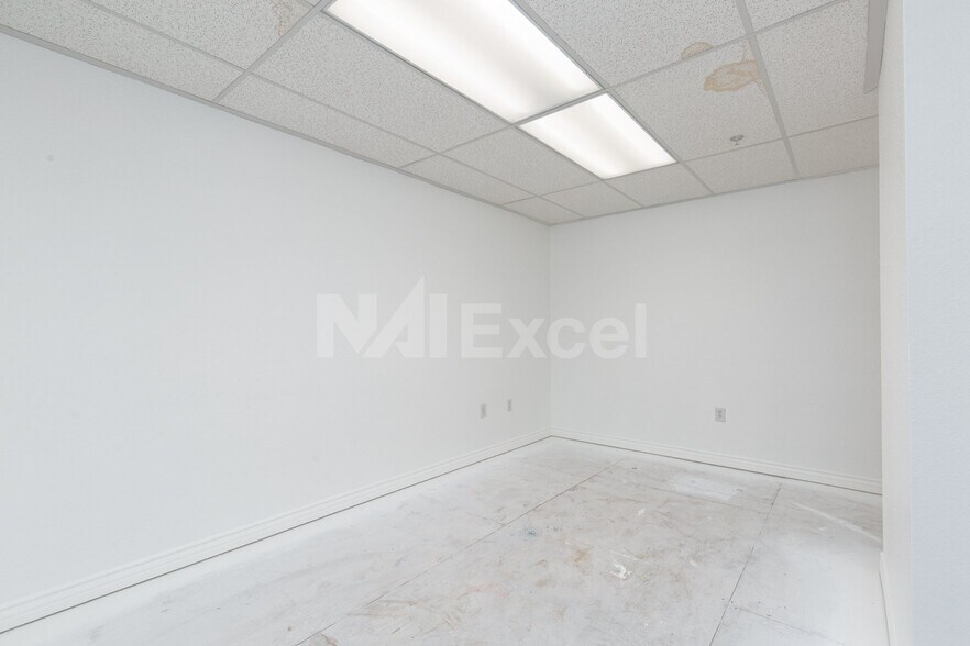 More Photos Of 2057 Pabco Rd, Henderson Warehouse For Lease