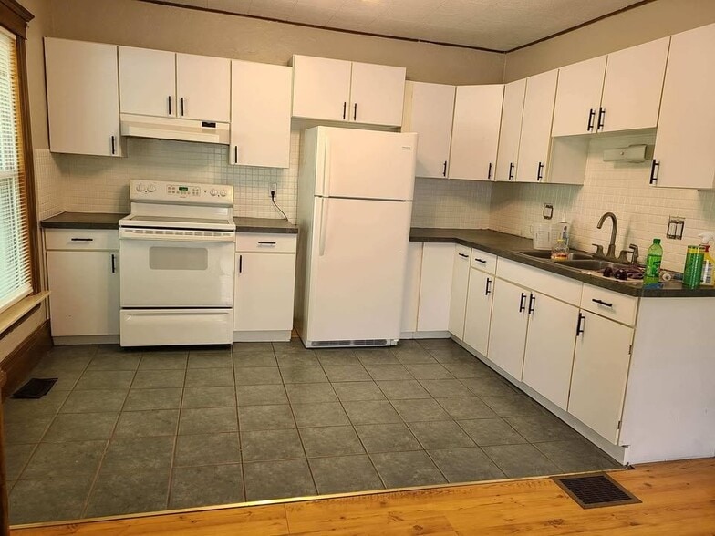 More Photos Of 70190 N Main St, Richmond Multifamily For Sale