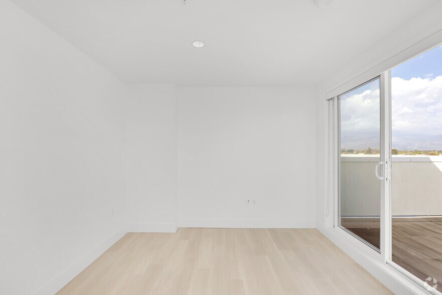 More Photos Of 5570 Rosemead Blvd, Temple City Apartments For Lease