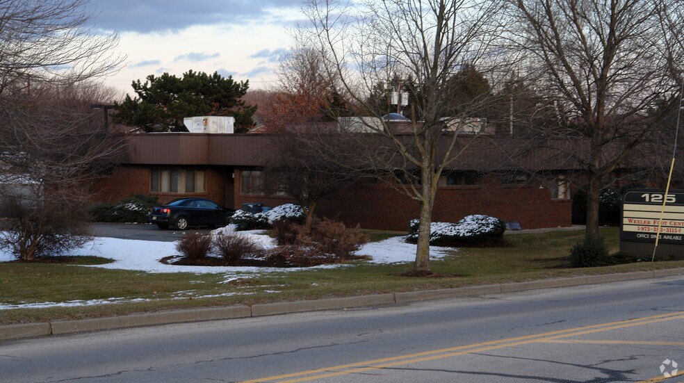 Primary Photo Of 125 Newton Sparta Rd, Newton Office For Lease