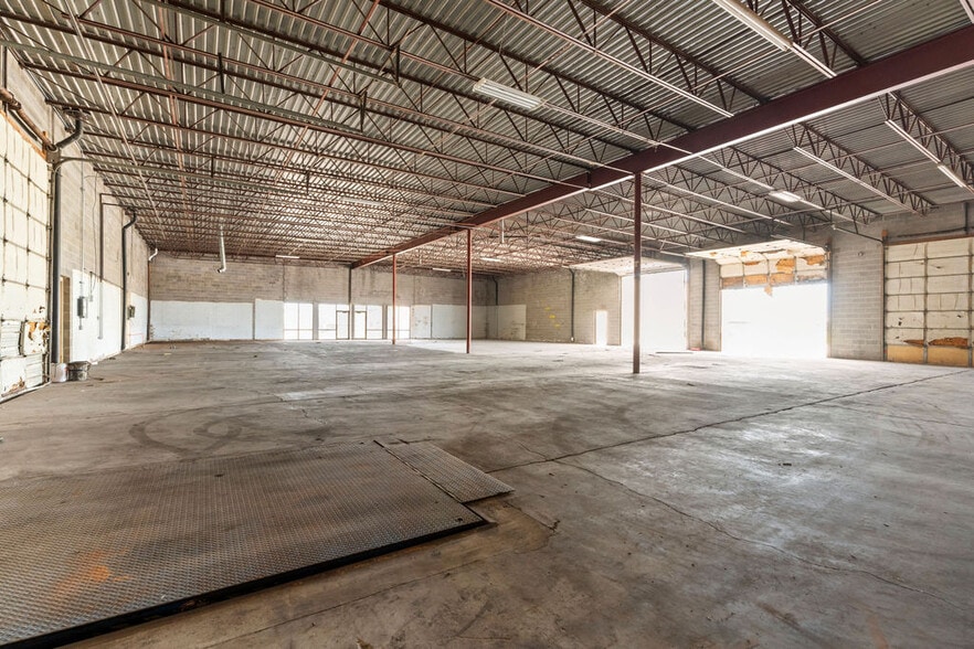 More Photos Of 1630 S St Clair St, Wichita Warehouse For Lease