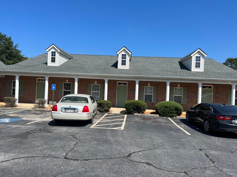 More Photos Of 679 Hospital Rd, Commerce Medical For Lease