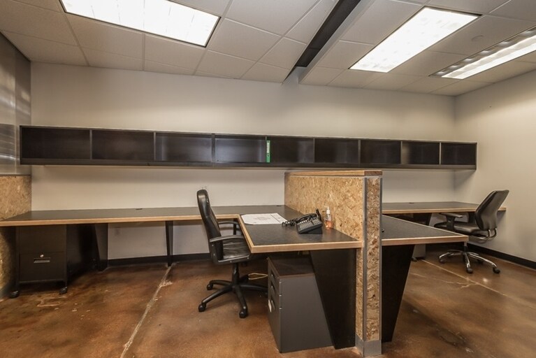 More Photos Of 13170 Spring St, Baldwin Park Warehouse For Lease