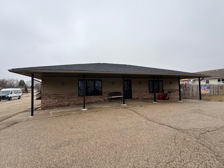 More Photos Of 11 Karl Ave, Belleville Daycare Center For Lease