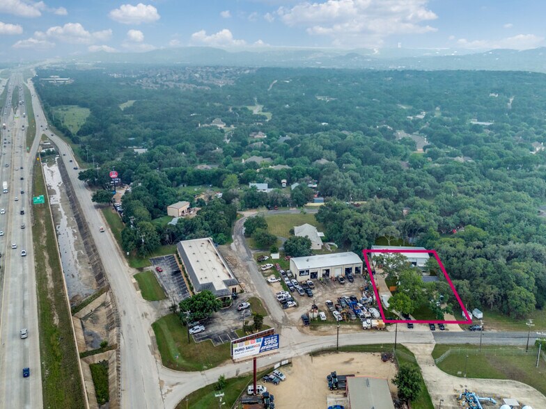 Primary Photo Of 8424 Indian Hills Ln, Boerne Light Distribution For Lease