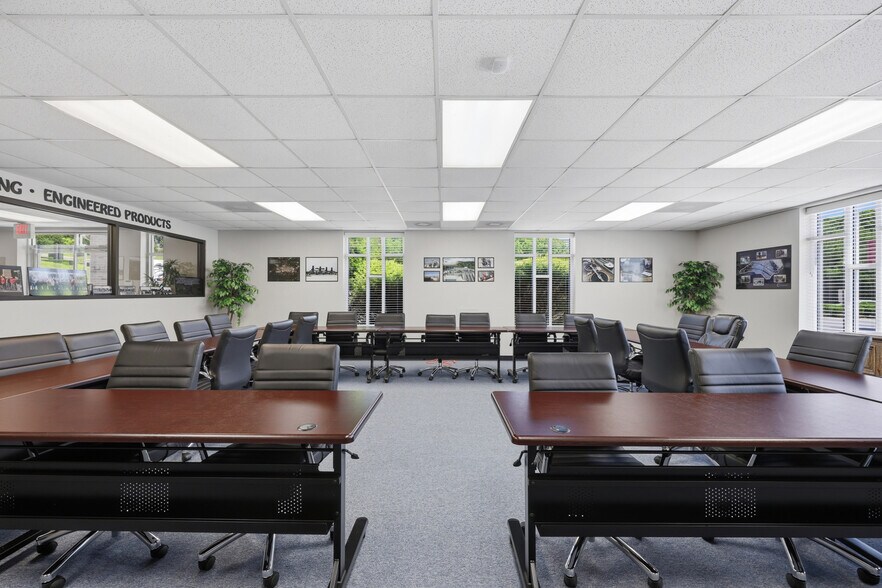 More Photos Of 1105 8th Court St SE, Hickory Office For Sale