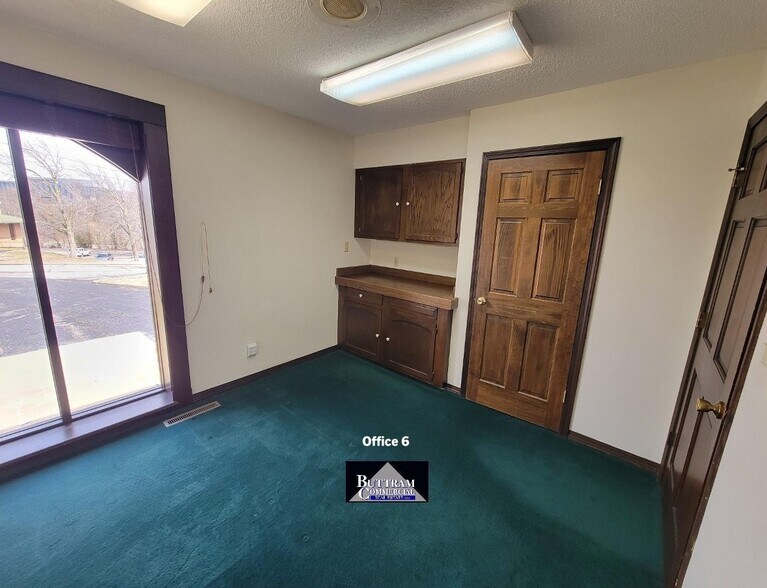 More Photos Of 3111 McClelland Blvd., Joplin Office For Sale