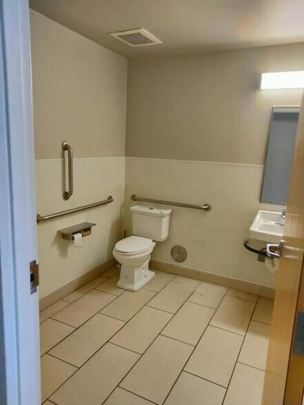More Photos Of W Glendale Ave @ N 67th Ave, Glendale Unknown For Lease