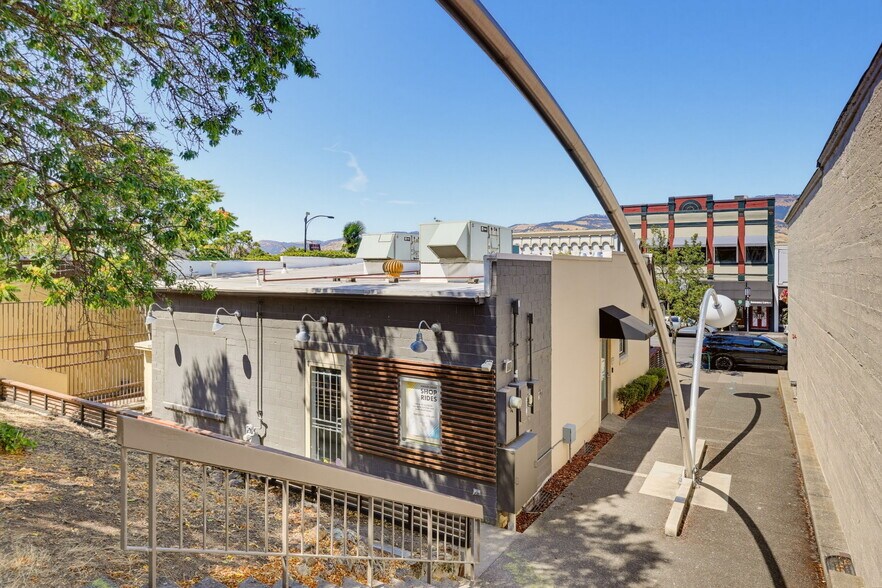 More Photos Of 120 E Main St, Ashland Freestanding For Sale
