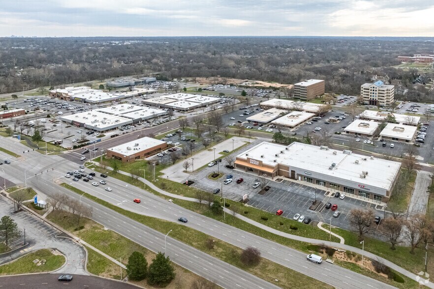 More Photos Of 10553 Metcalf Ave, Overland Park Land For Lease