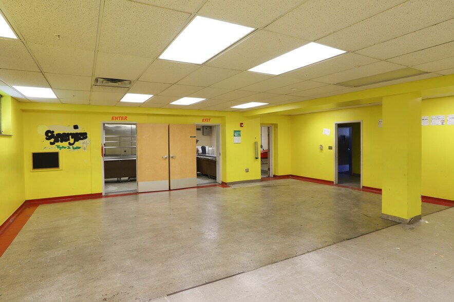 More Photos Of 184 Salem Ave, Dayton Office Residential For Lease