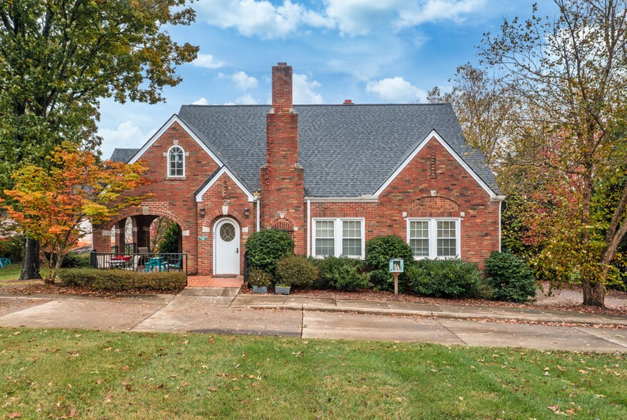 Primary Photo Of 2920 Reynolda Rd, Winston-Salem Office For Sale