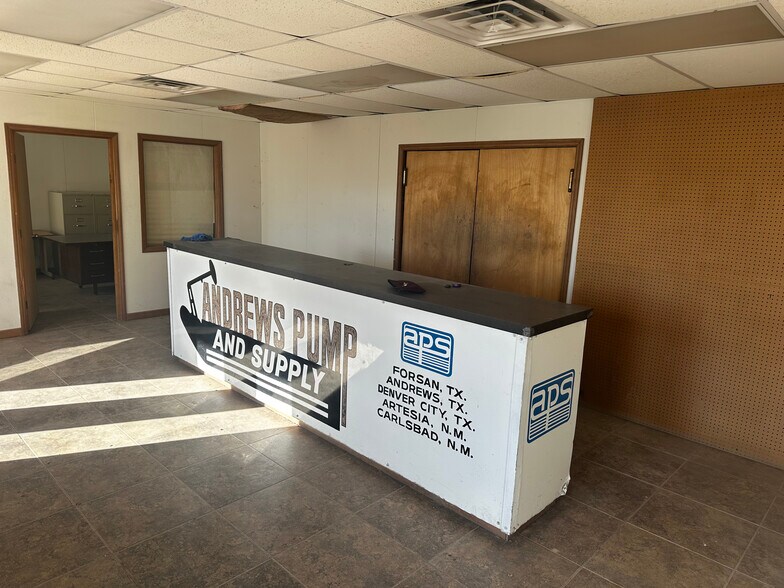 More Photos Of 601 Rex, Forsan Industrial For Sale