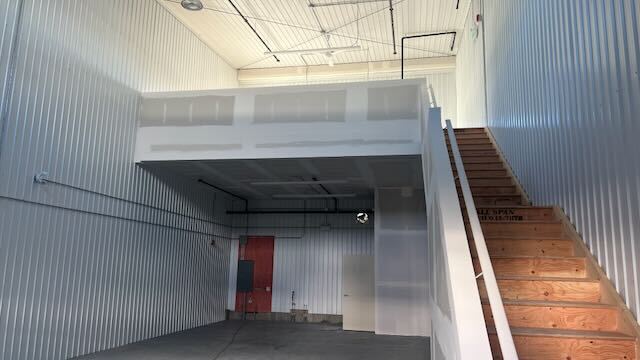 More Photos Of 5 River Heights Dr, Cochrane Self Storage For Sale