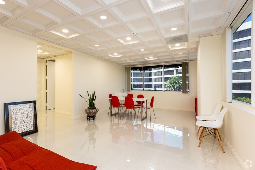 More Photos Of 640 S San Vicente Blvd, Los Angeles Medical For Lease