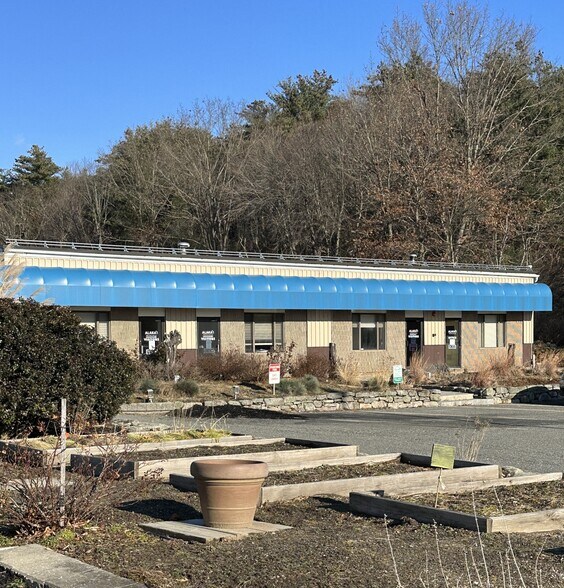 More Photos Of 302 Boxboro Rd, Stow Airport For Sale