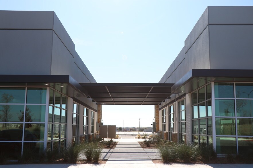 More Photos Of 3161 Eagles Nest St, Round Rock Unknown For Lease