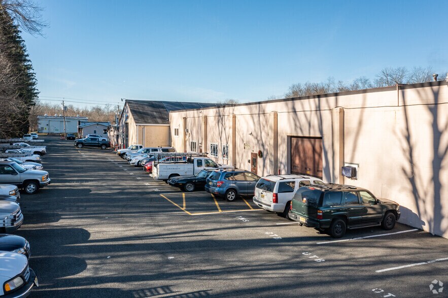 More Photos Of 10 Summit Ave, Berkeley Heights Warehouse For Lease