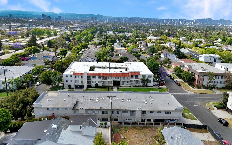 More Photos Of 11060-11070 Rose Ave, Los Angeles Apartments For Sale