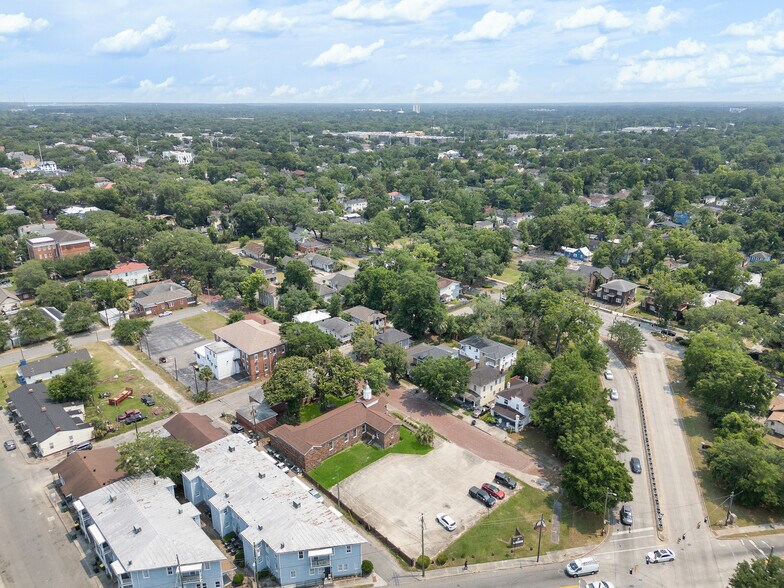 More Photos Of 902 W 36th St, Savannah Religious Facility For Lease