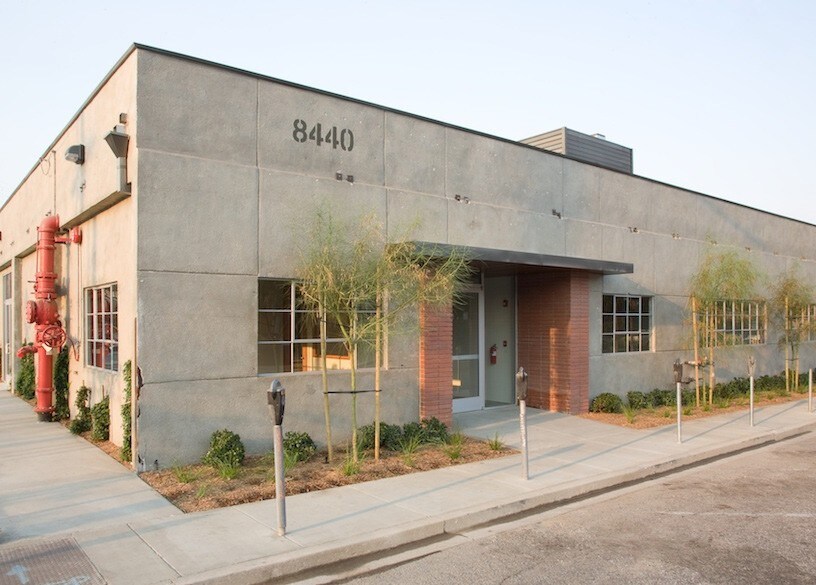 Primary Photo Of 8440 Warner Dr, Culver City Showroom For Lease