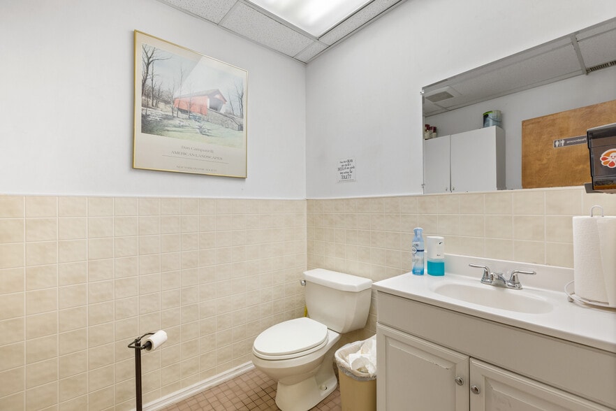 More Photos Of 29 Edison Ave, Oakland Warehouse For Lease